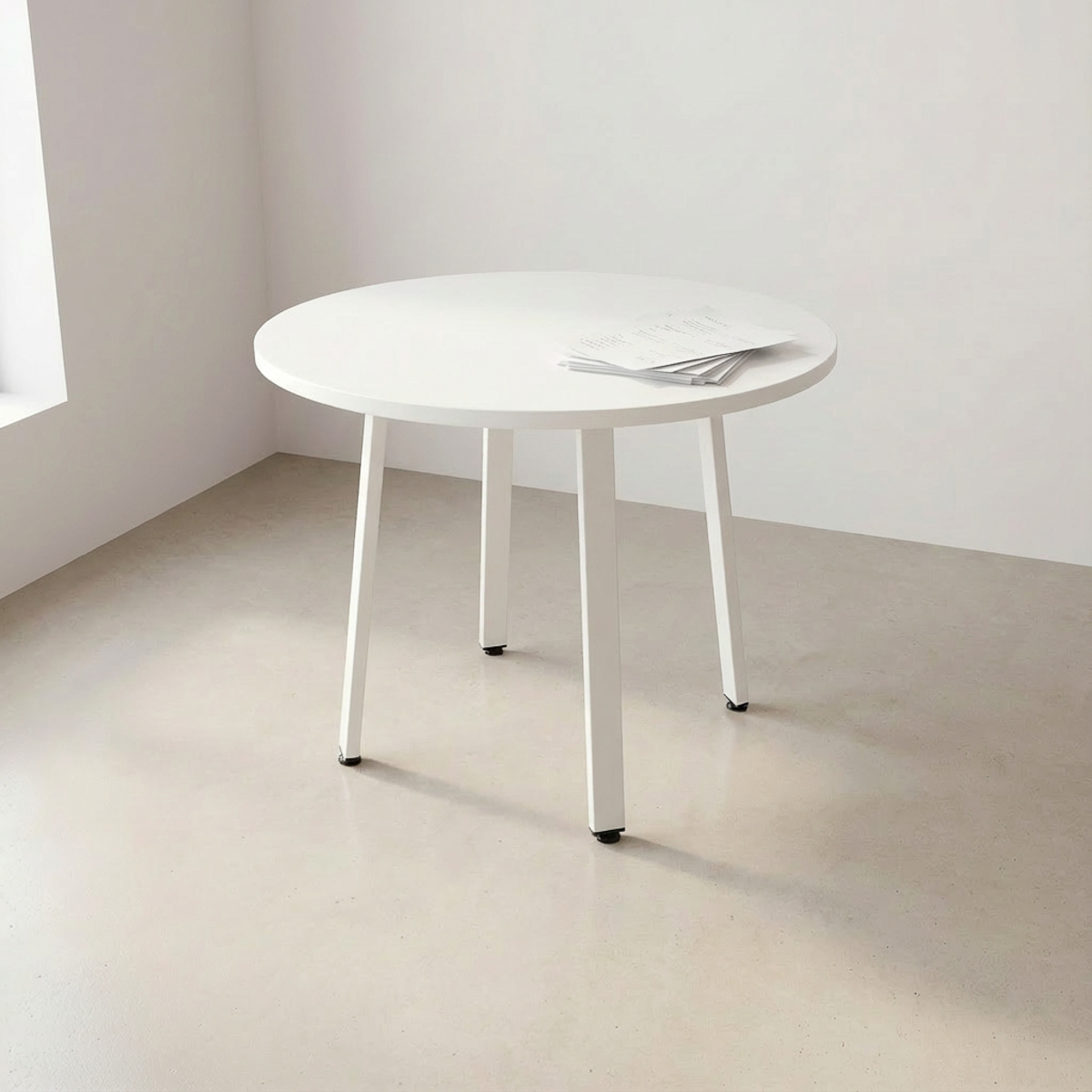 Simple Table - White / White