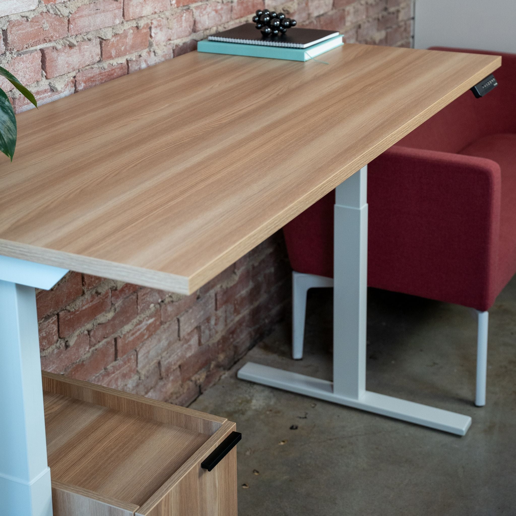 Height Adjustable Desk - White Oak / White